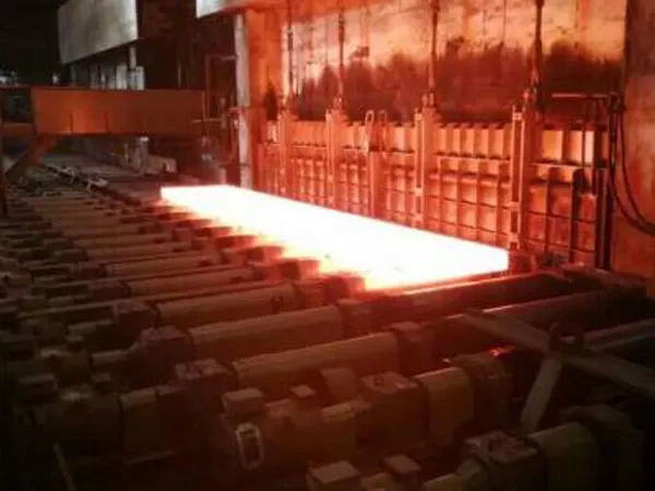 山西钢铁公司轧钢厂加热炉炉墙修补施工